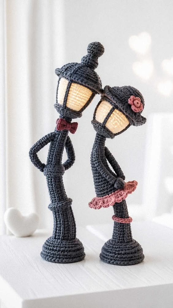 street lamp amigurumi